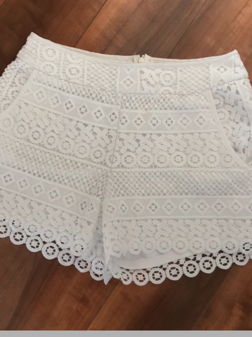 Monteau White Eyelet Lace Scalloped Hem Shorts
